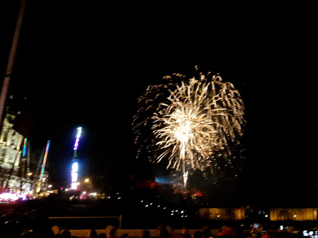 10pm fireworks at Edinburgh Hogmanay Street Party 2014