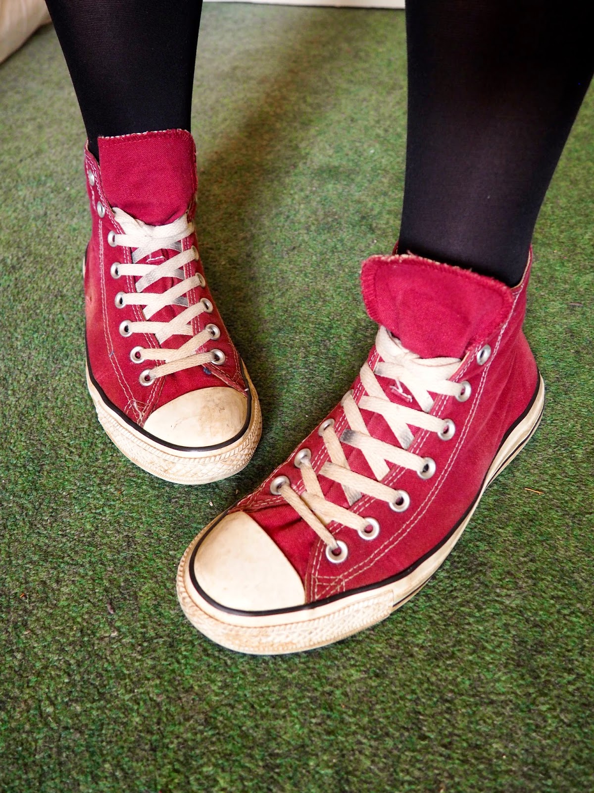 Gig wear outfit details - red burgundy high top Converse sneakers