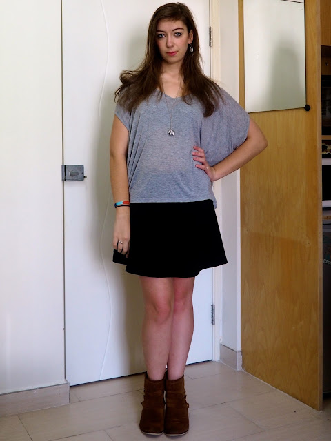 Casual Comfort | outfit of loose grey top, black skater skirt & brown suede ankle boots
