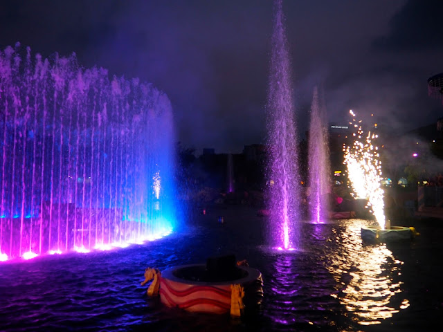 Fountains and fireworks in Symbio show, Ocean Park