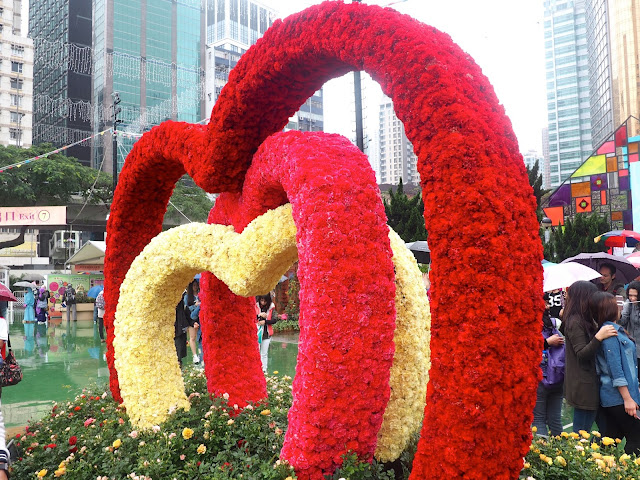 Floral heart sculpture at Hong Kong Flower Festival 2017