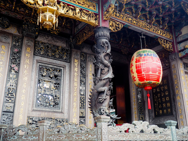 Details on Longshan Temple, Taipei, Taiwan