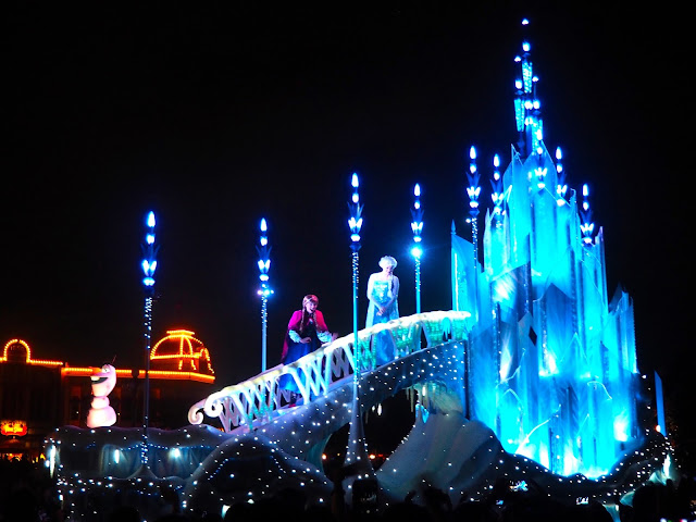 Frozen float, Dreamlights parade, Tokyo Disneyland, Japan