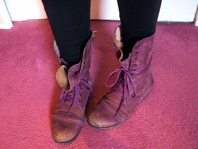 Rock 'n' Roll - outfit shoe details of purple, laced combat style boots
