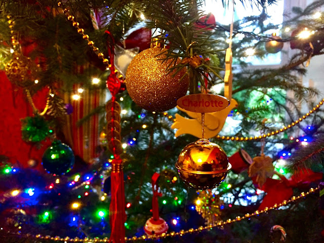 Christmas tree baubles, decorations & ornaments