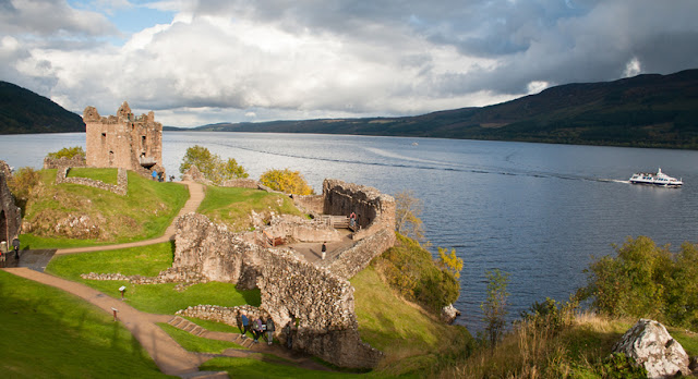 Urquhart Castle beside Loch Ness