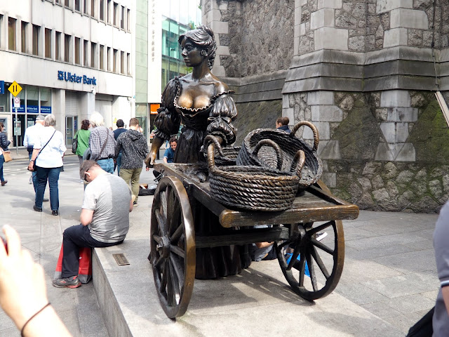 Molly Malone statue, Dublin, Ireland
