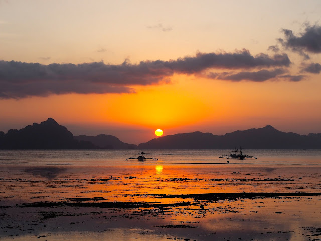 Sunset on Corong Corong beach, El Nido, Palawan, Philippines