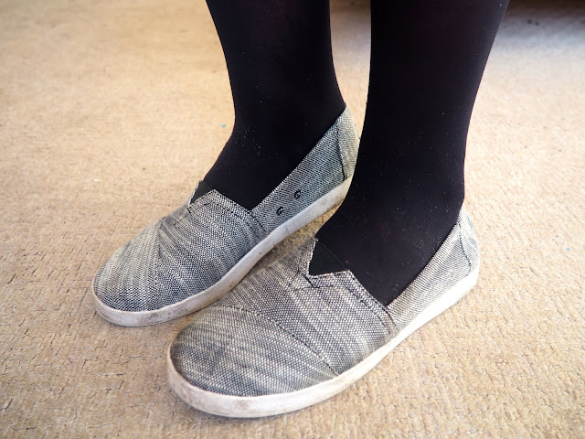 Aladdin inspired Disneybound outfit shoe details of grey Toms