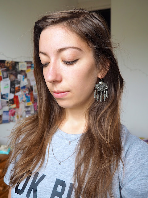 Outfit 'But First Coffee' - jewellery details of chunky silver earrings, double silver arrow necklaces with grey print t-shirt