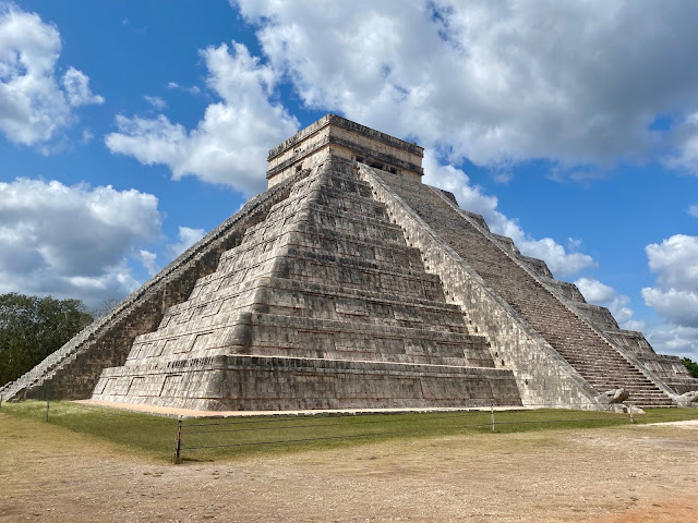 El Castillo pyramid, Chichen Itza, Yucatan, Mexico